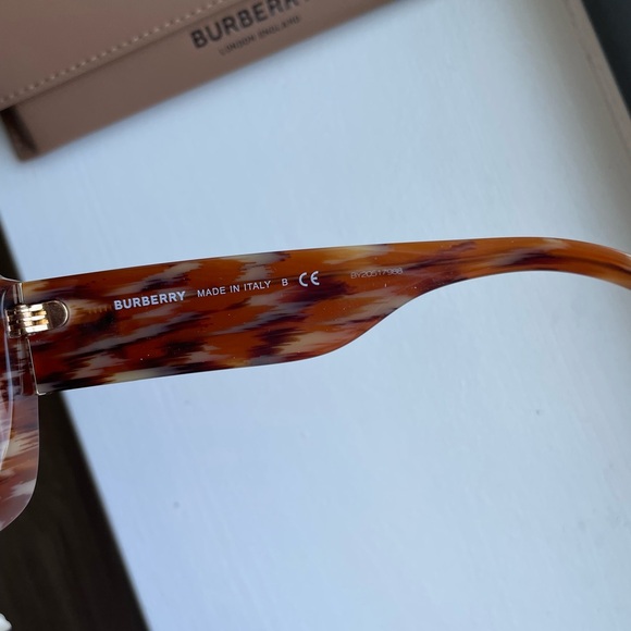 Burberry Women’s Delilah Sunglasses Deer Havana EUC #BE4327 Made in Italy - Picture 9 of 15